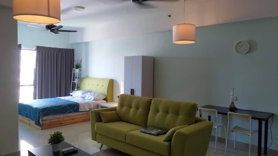 Cozy Studio Unit,Cyberjaya,Wifi, Netflix,Free Parking Exteriör bild