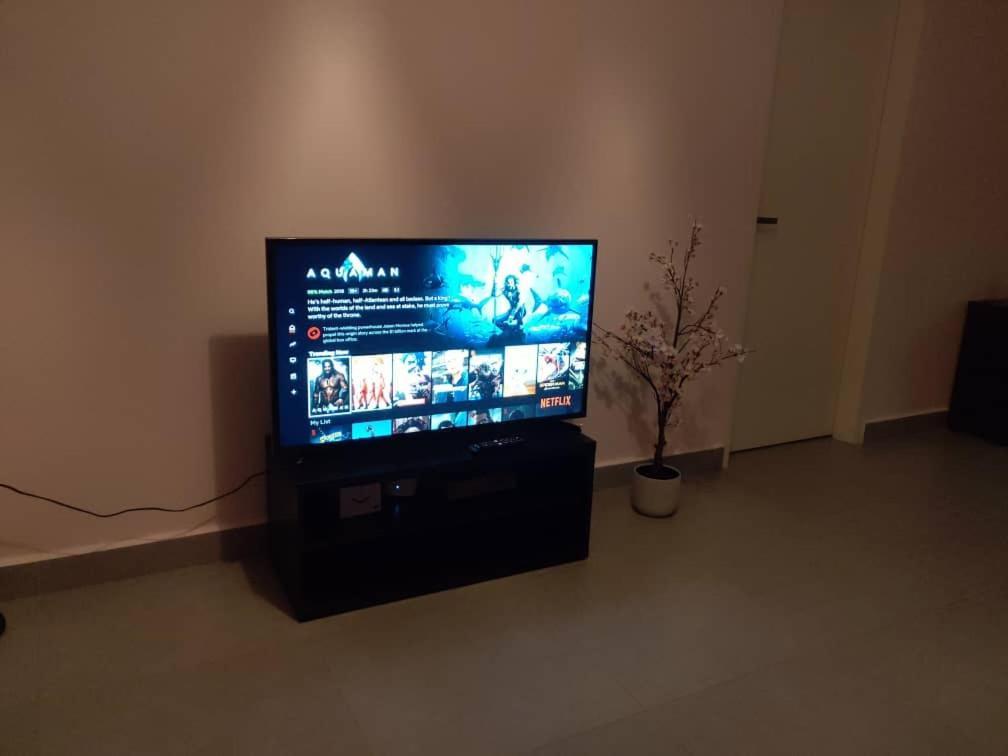 Cozy Studio Unit,Cyberjaya,Wifi, Netflix,Free Parking Exteriör bild