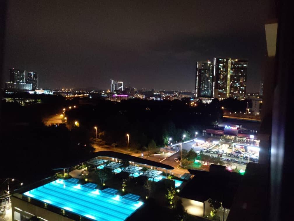 Cozy Studio Unit,Cyberjaya,Wifi, Netflix,Free Parking Exteriör bild