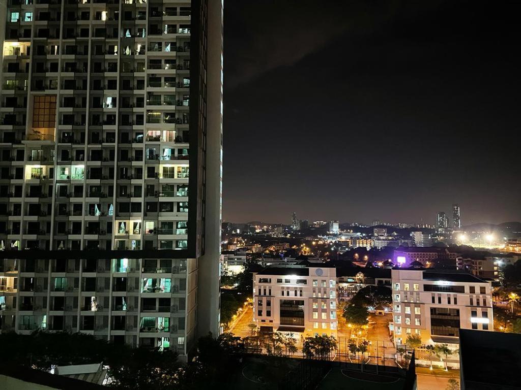 Cozy Studio Unit,Cyberjaya,Wifi, Netflix,Free Parking Exteriör bild