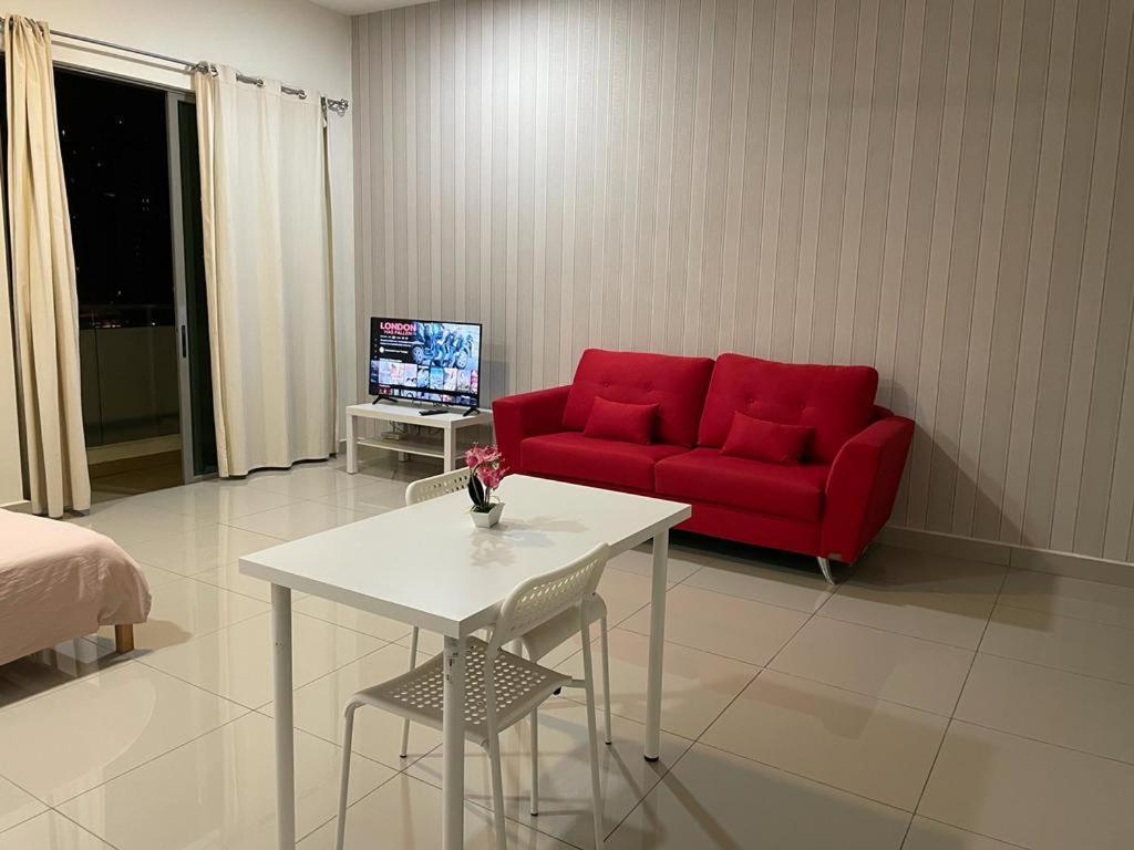 Cozy Studio Unit,Cyberjaya,Wifi, Netflix,Free Parking Exteriör bild