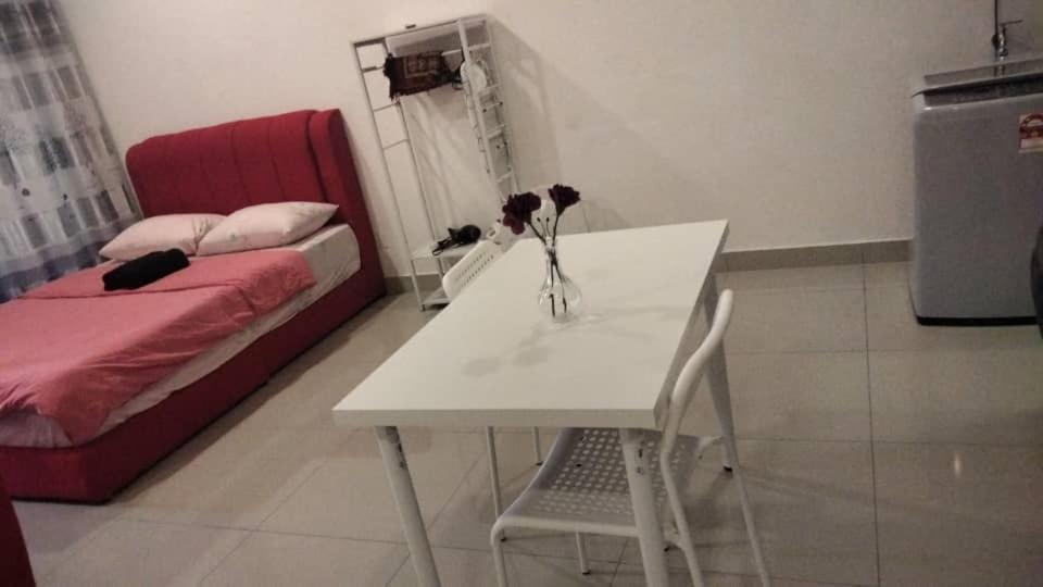 Cozy Studio Unit,Cyberjaya,Wifi, Netflix,Free Parking Exteriör bild