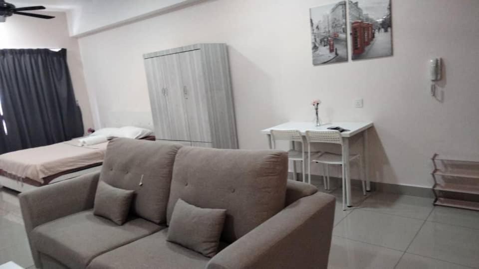 Cozy Studio Unit,Cyberjaya,Wifi, Netflix,Free Parking Exteriör bild